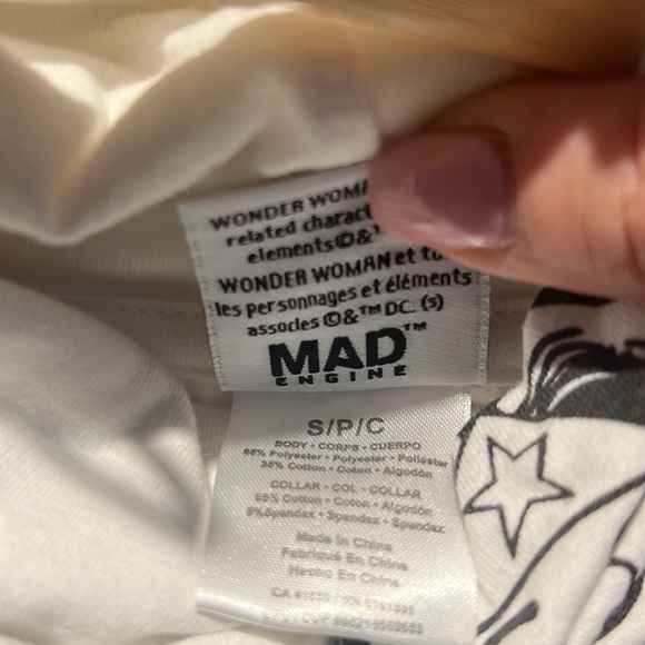 Wonder Woman Hoodie - Picture 5 of 5